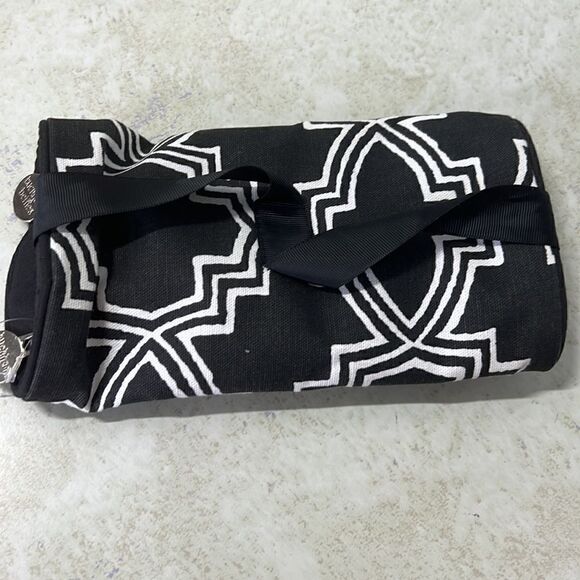 Buckhead Bettie’s Jewelry Roll NWT - Picture 2 of 6